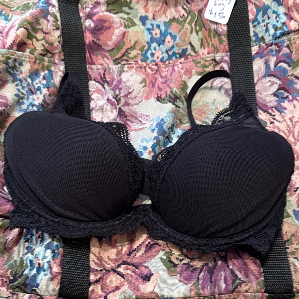 NWT Natori Elegant Black Lace Bra